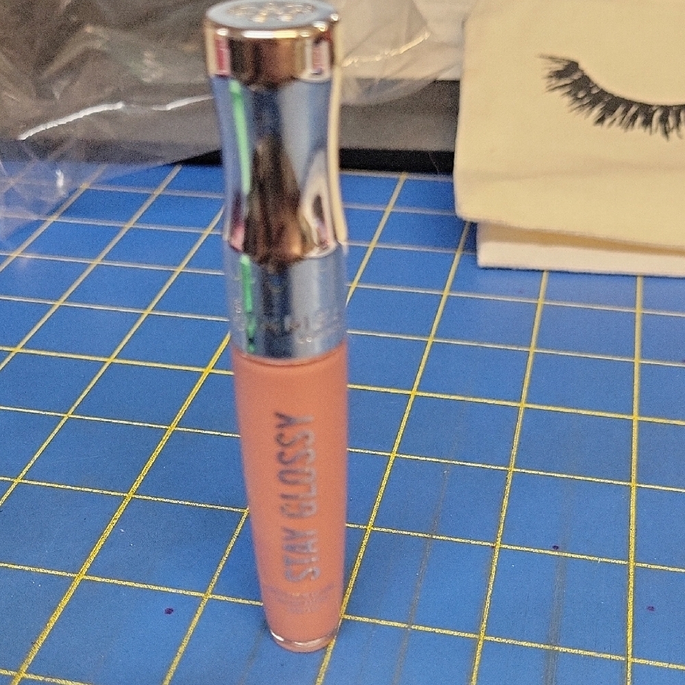 Rimmel London Stay Glossy Lip Gloss - 133 Bare Minimum 5.5ml New Sealed Tube